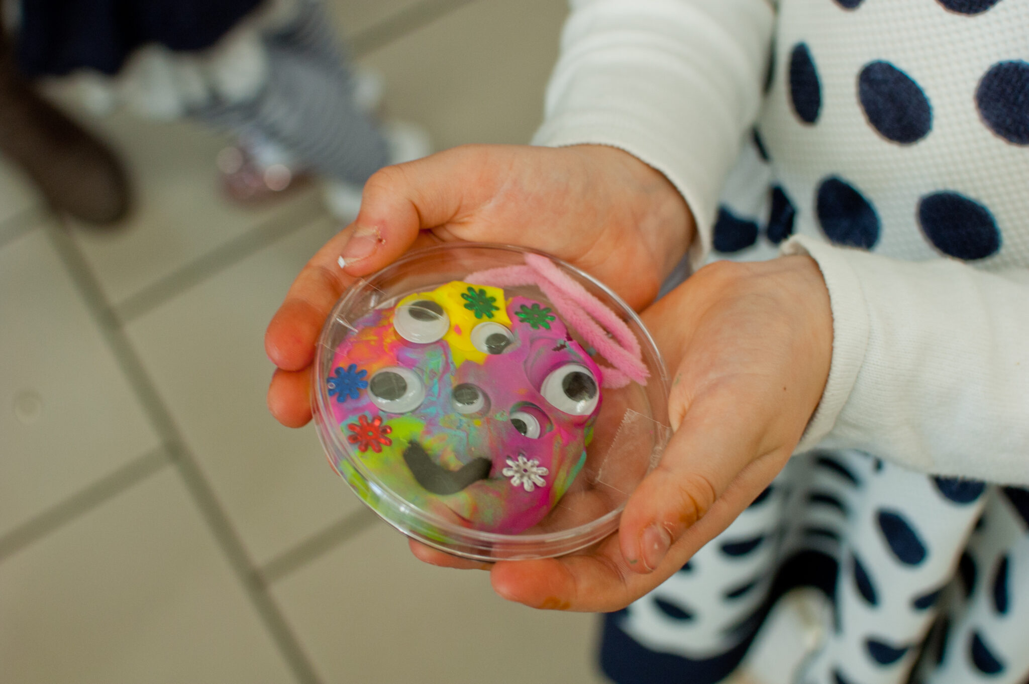 Mini Magnificent Microbes | Dundee Science Centre